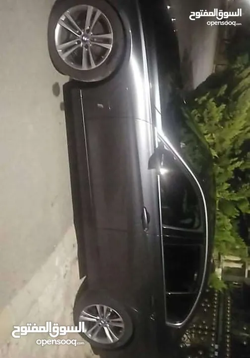 سيارة BMW 330e بلج ان هايبرد