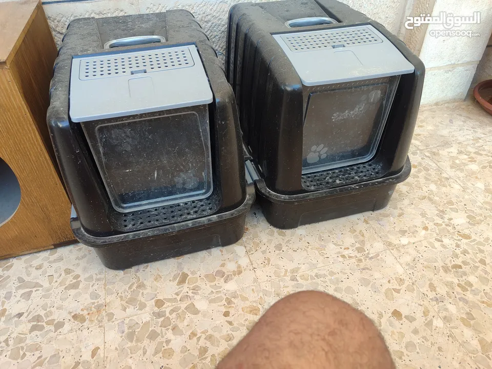ليتر بوكس عدد ثنين لم يستعمل + 5 بيوت قطط