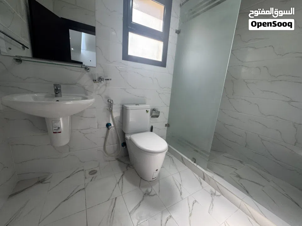 بسعر مميز للبيع شقة واسعة من غرفتي نوم