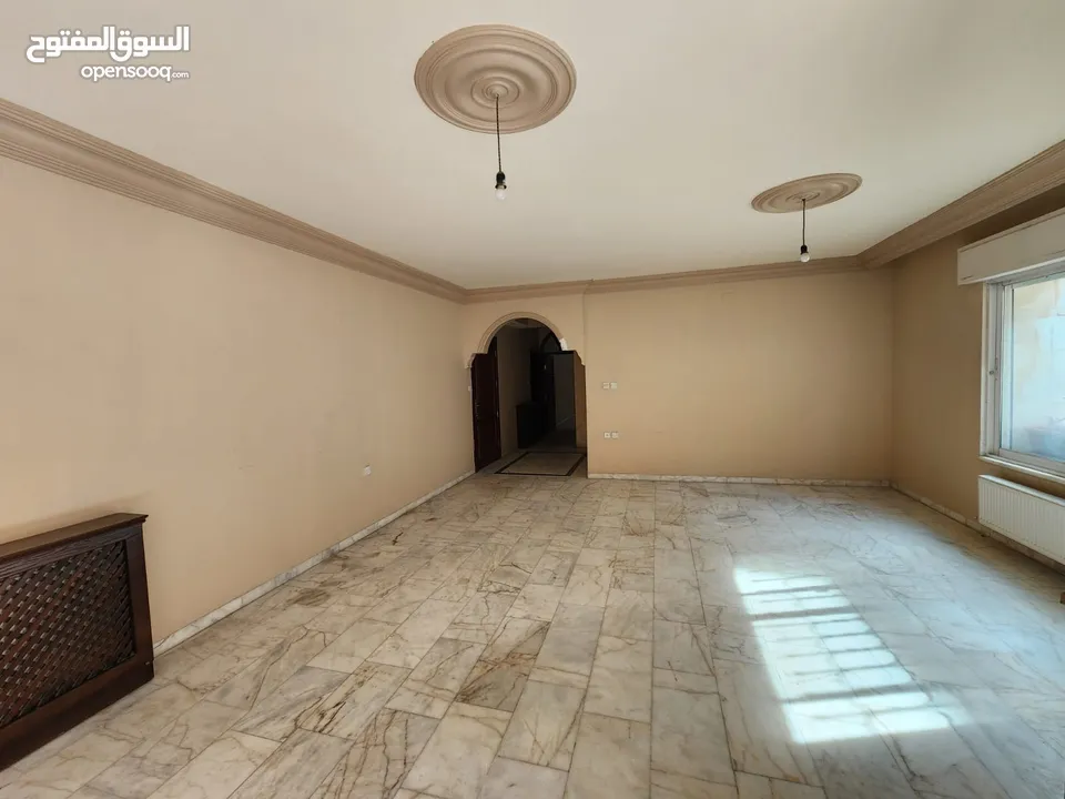 شقة للبيع في دير غبار - ref : 14420