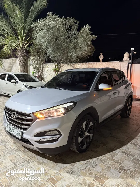 جيب هونداي توسان 2016  فقط 75 الف كاش فل بدون فتحة مميز جداً ترخيص تامين شامل سنة بالورقة  بالنايلن