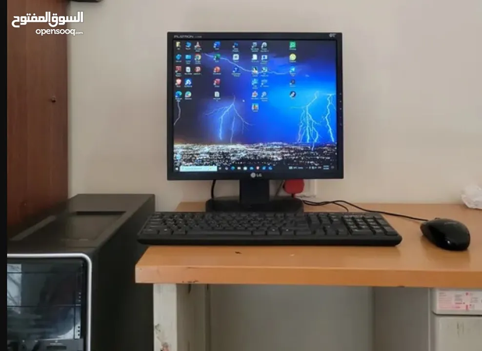 كمبيوتر كور اي 5 الجيل الرابع مع شاشته وملحقاته