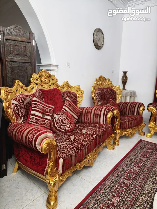 طقم كنب خشب زان مصري ل 10 اشخاص وستائر كالجديد  Egyptian beech wood sofa set for 10 people and curta