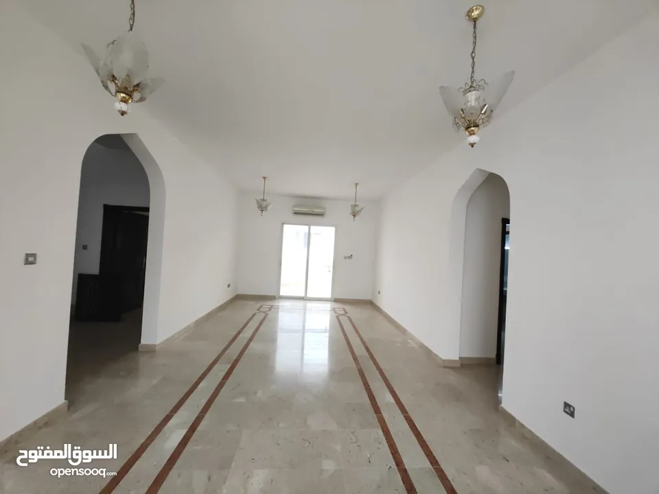 Luxurious Villa with Garden and Sea View- Shatti Qurum