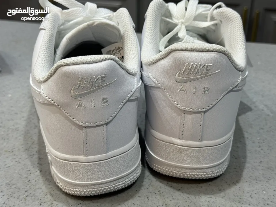 حذاء Nike Air Force 1 أبيض جديد – مقاس 43