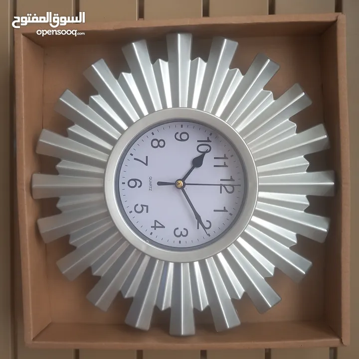 ساعة حائط للبيع بالجملة