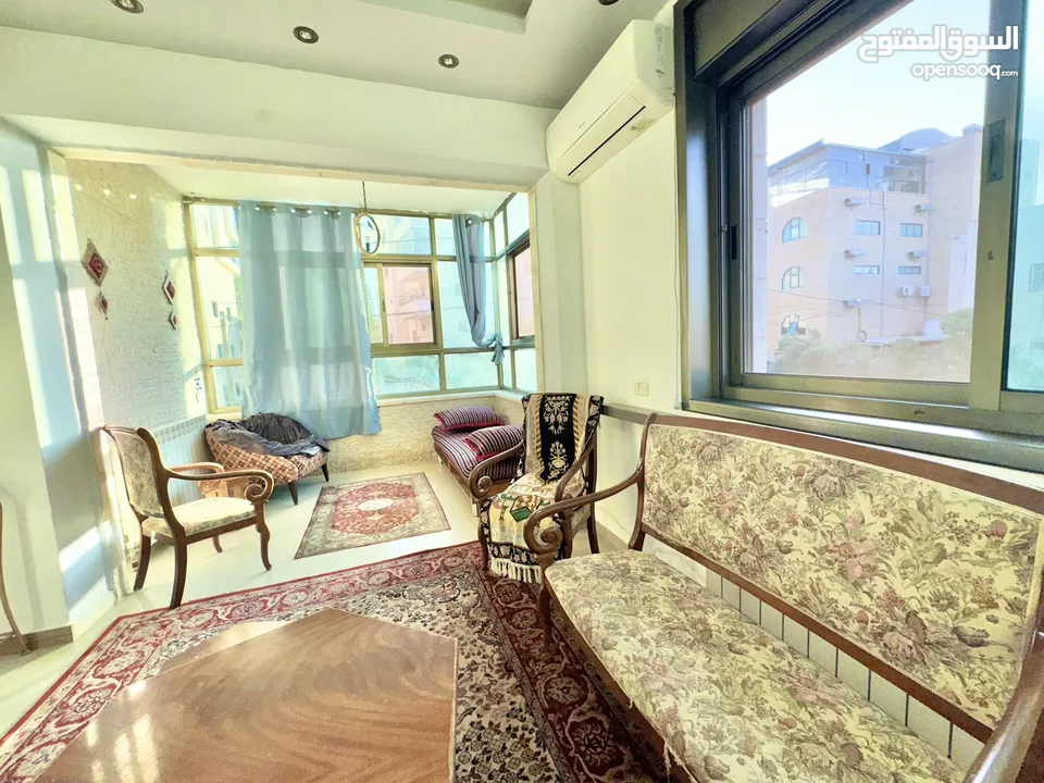قرب مطعم لازورد