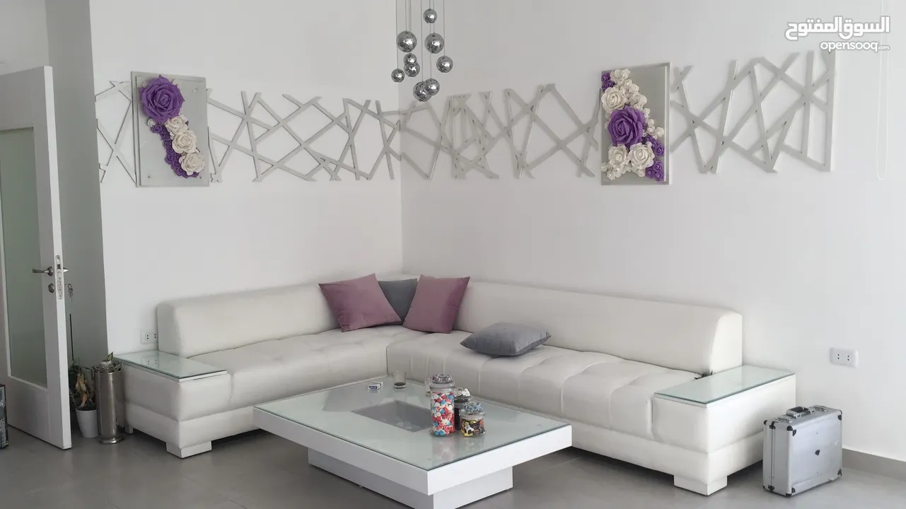 .صالون للعناية بالاظافر و سبا    .                          .Nails Spa &More .
