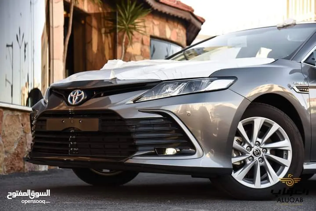 لون فيراني Toyota Camry GLE 2024