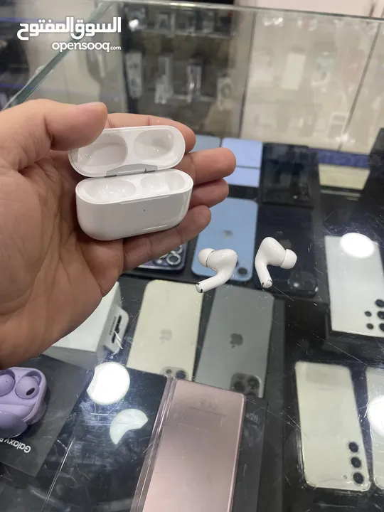 Air pods 2 pro بحالة الجديد بسعر مميز