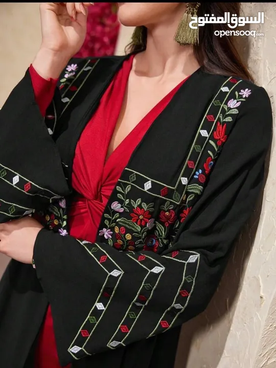 عبايات سعودية عدد 14 كلو جديد معو شال كل وحدة قياس m l xl موديللت مشكلة موضحة بالصور