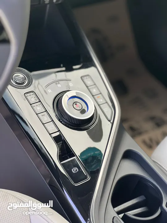 كايا نيرو هايبرد (بنزين+كهرباء ) فل الفل فتحة سقف لون مميز اضافات مميزة /2022 جناح اسود