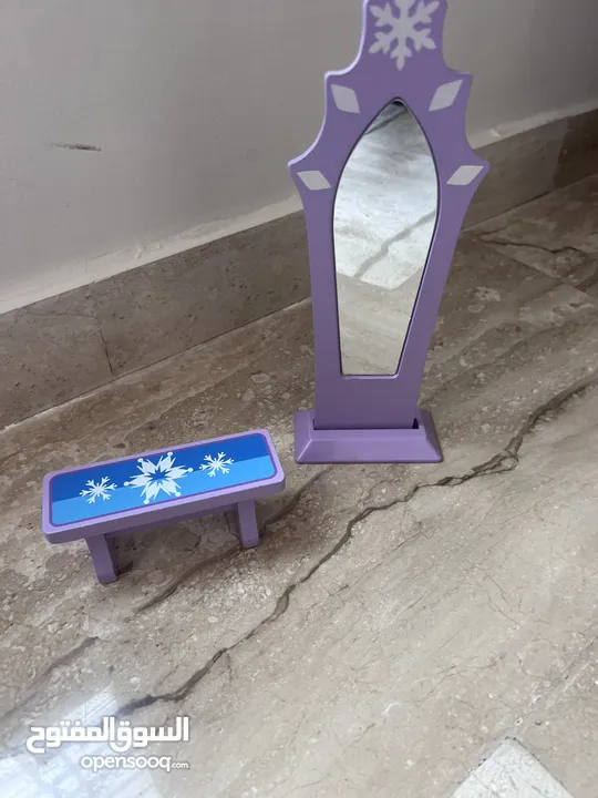 Elsa castle big size with furniture great for Elsa lovers and kids under eleven