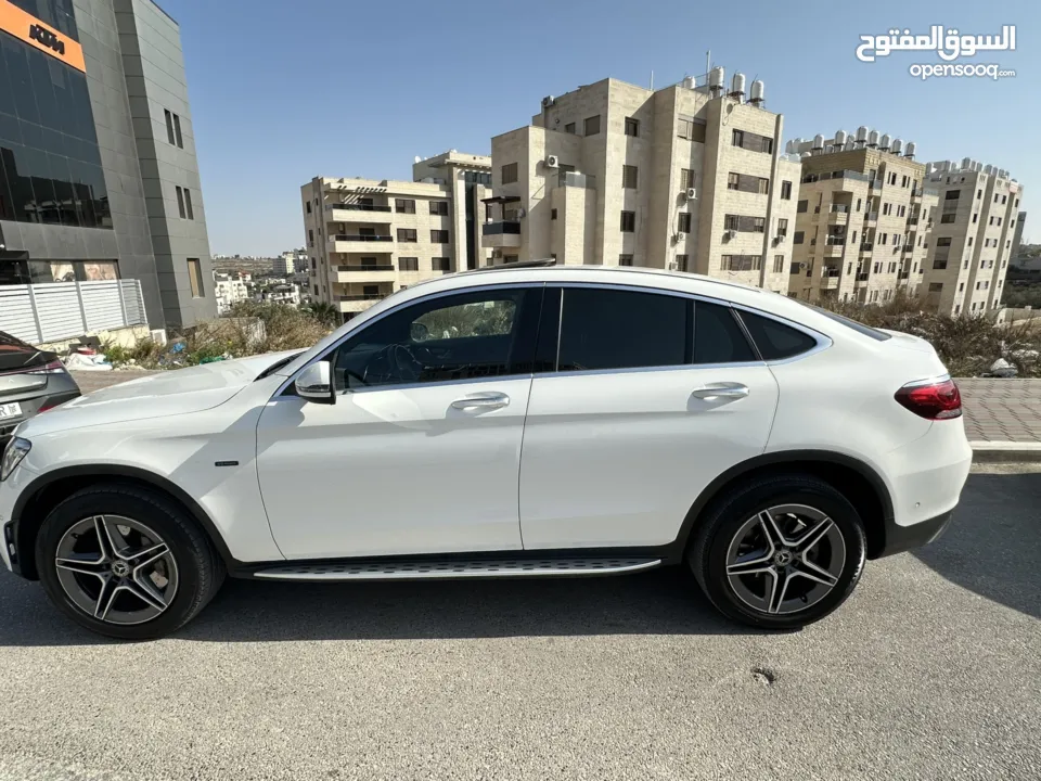 MERCEDES GLC 300E COUPE 4MATIC 2021