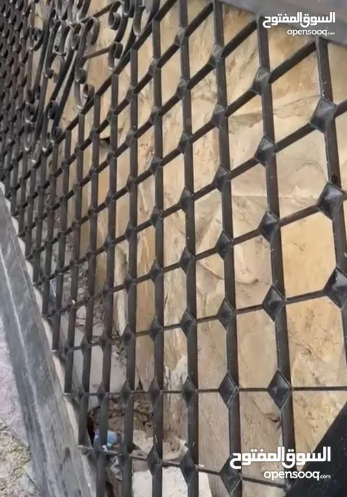 شراء جميع انواع الحديد والدربزين والزينكو والقرميد والكراكيب