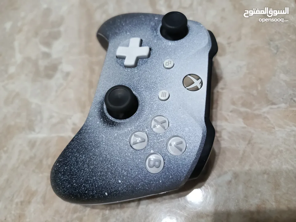 Xbox one s controller بحالة الوكالة