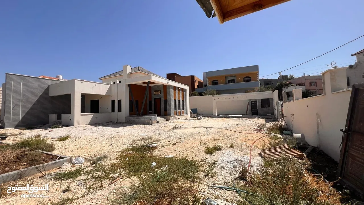 أسقف قرميد أوروبيه فاخره تضيف لبيتك حمايه مضمونه اناقة استثنائيه عزل حراري ألوان عصريه تشطيب احترافي