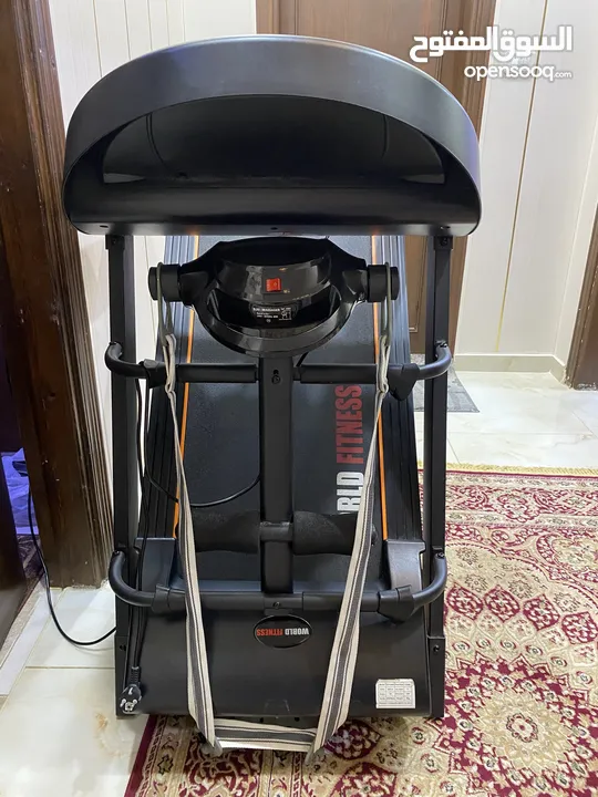 جهاز ركض من ماركة world fitness بحاله جديدة تماماً للبيع