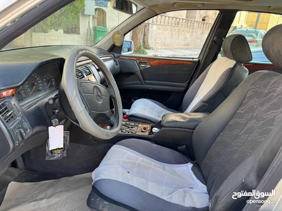مرسيدس E200 للبيع