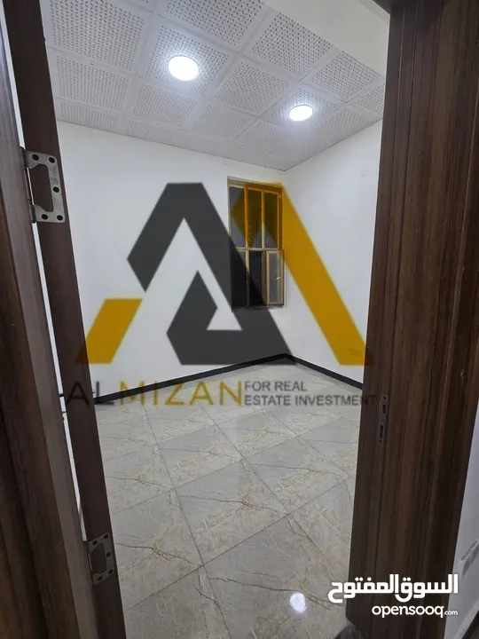 شقة للايجار حي صنعاء طابق اول موقع مميز