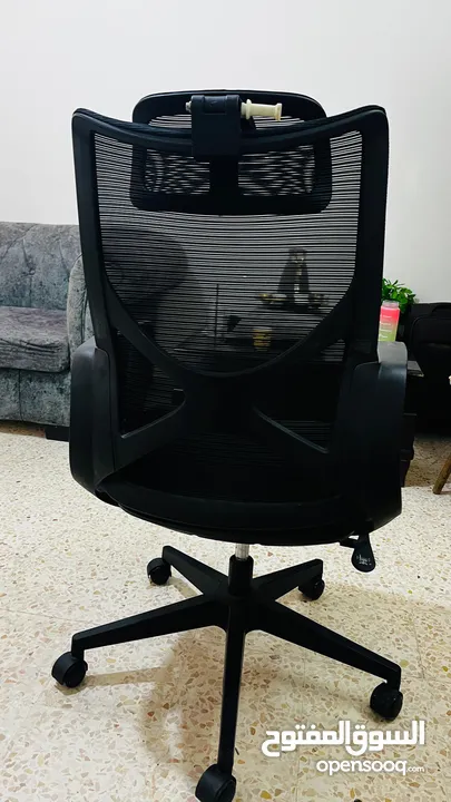 طاوله وكرسي للبيع ثقيل سبب البيع نزول عسوريا