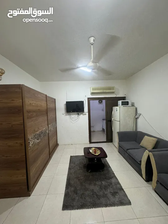 استوديو غرفه وحمام ومطبخ مفروش بالخوير 17 قريب من زاخر مول شامل كل شى Furnished Studio alkhawir