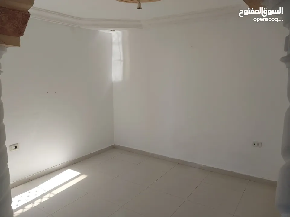 شقة للايجار شارع الحصن بالقرب من مجمع الشيخ خليل