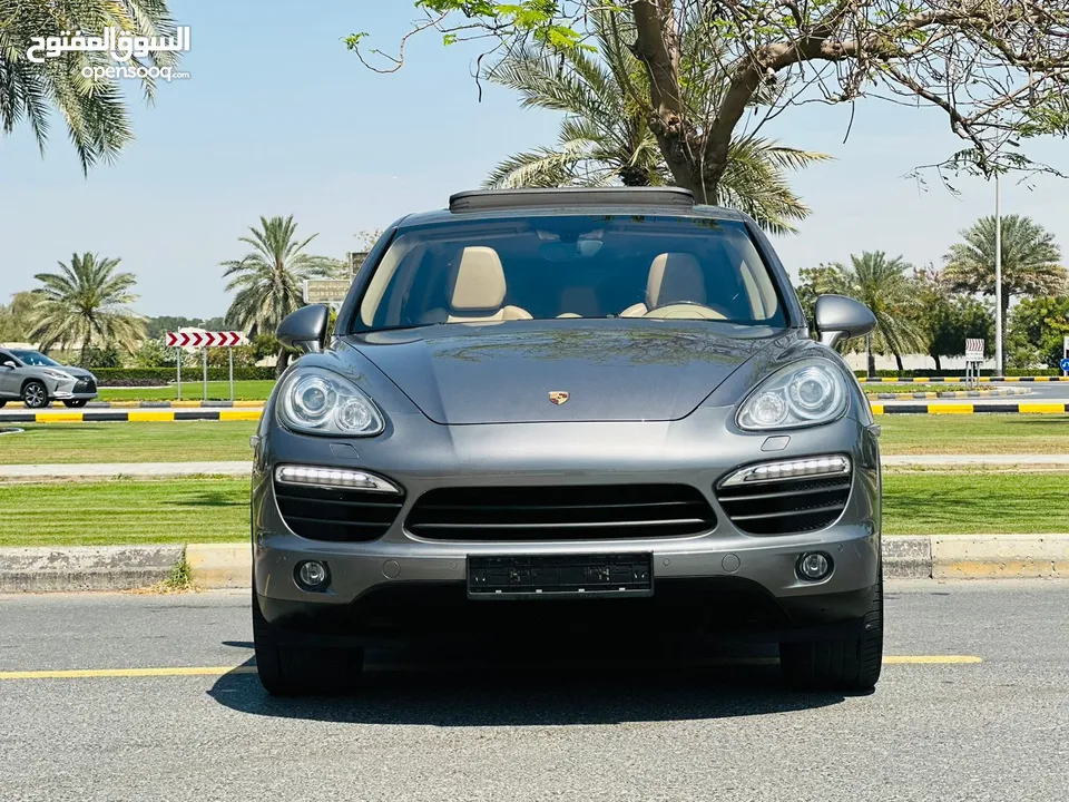 Porsche  CAYAAN S  GCC SPACE V8 MODEL 2013