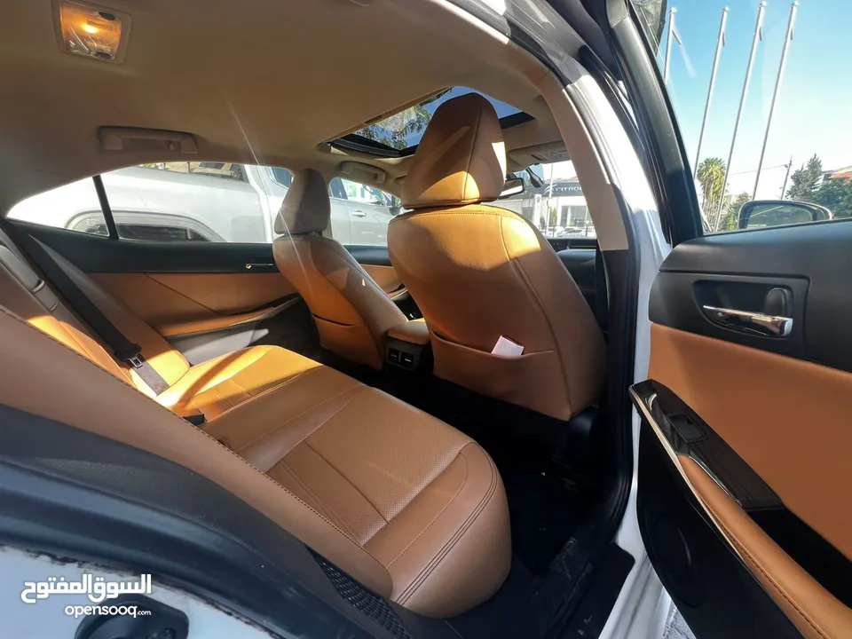 لكزس Lexus IS300h 2016