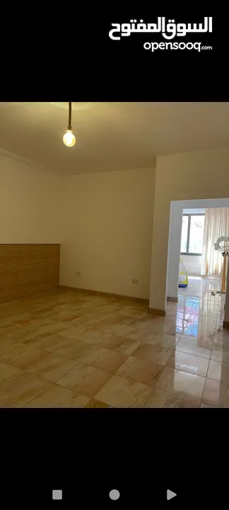 شقه فارغه للايجار - 2 غرف نوم + طابق ارضي  250 شهري
