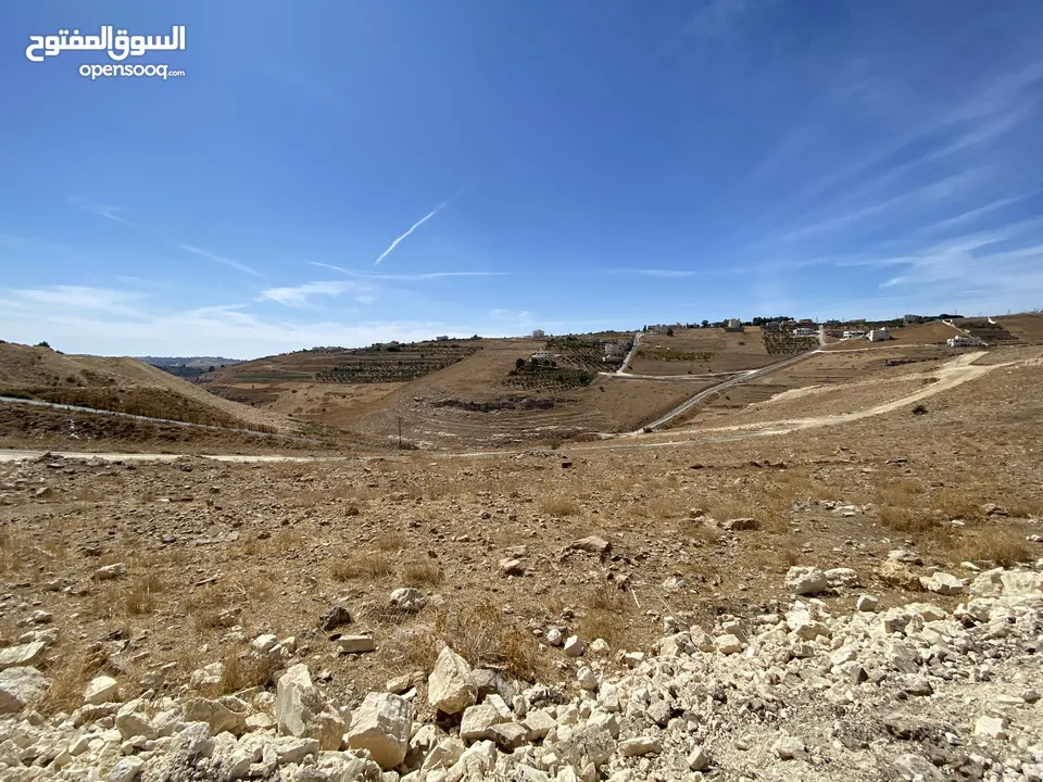‎اراضي للبيع منطقة السرو مقابل جامعة عمان الاهليه