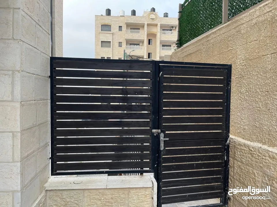 شق للبيع طابق اول مع حديقه في الطيره خلف المدرسه الانجيليه