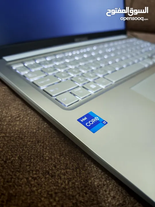 Asus Vivobook i7-13th gen بحالة الوكالة تماما
