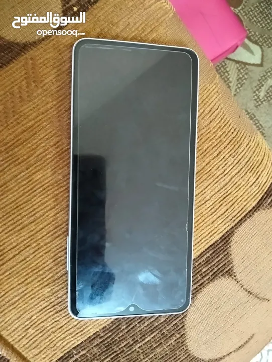 هاتف سامسونج للبيع 4 رام 64 جهاز نضيف جدآ معو كل اغراضو
