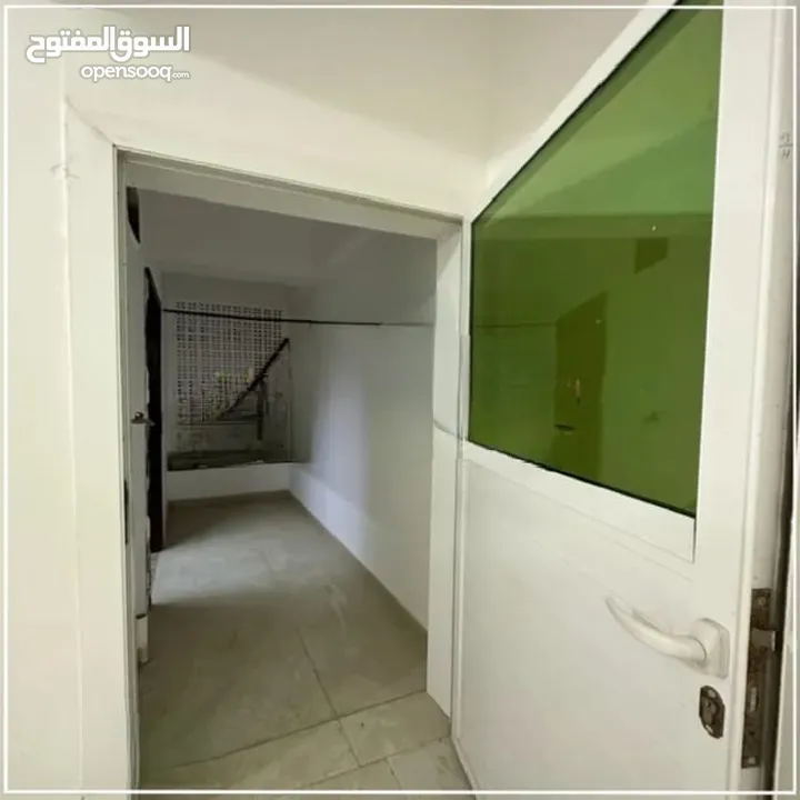 شقة للايجار في بوشر مقابل مول عمان flat for rent