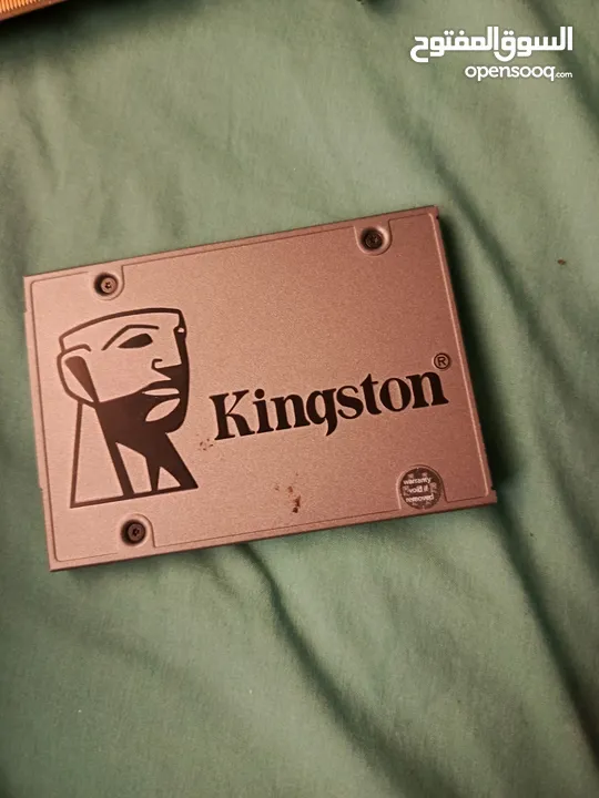 ssd 240g kingston شبه جديد مش مستعمل  غير يومين+ هارديسك و كم قطعه
