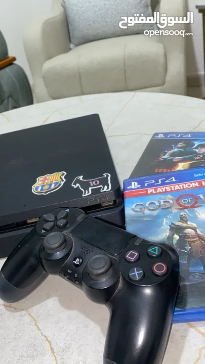 Playstation 4 slim للبيع