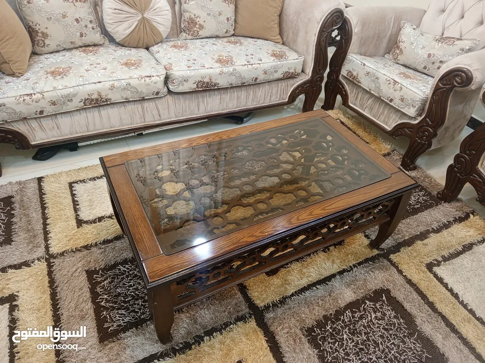 طقم كنب تفصيل للبيع