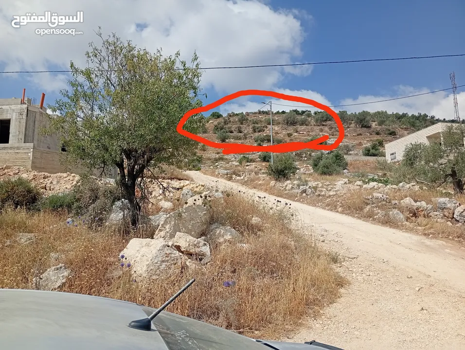ارض للبيع في عنبتا تصنيف أ كوشان نظيف واصلها جميع الخدمات .تحتوي على اطلاله رائعه ومنطقه راقيه