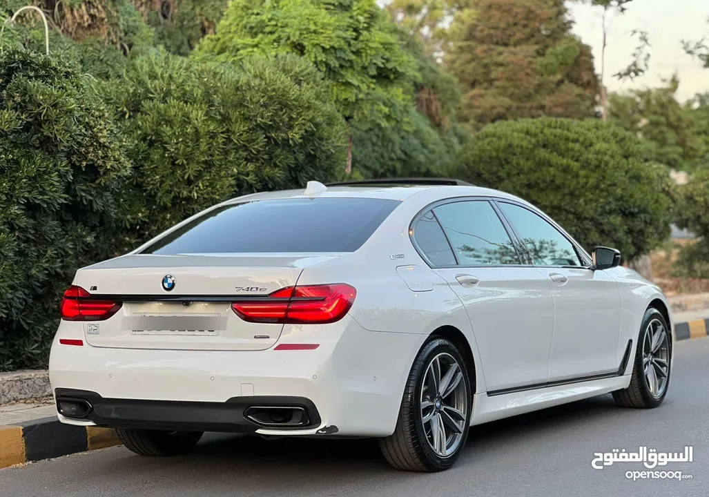 2018 BMW 740 eDrive بحالة الوكالة للبيع كاش او اقساط من المالك مباشرة بدون وساطة بنوك دفعة اولى