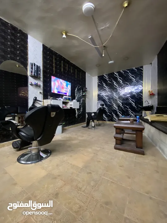 فرصة استثمارية وسكنية مميزة في ماركا الجنوبية – عمّان ( بيت مع ثلاث محلات للبيع )