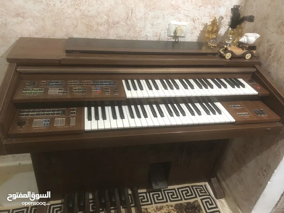 بيانوyamaha سنة 1974