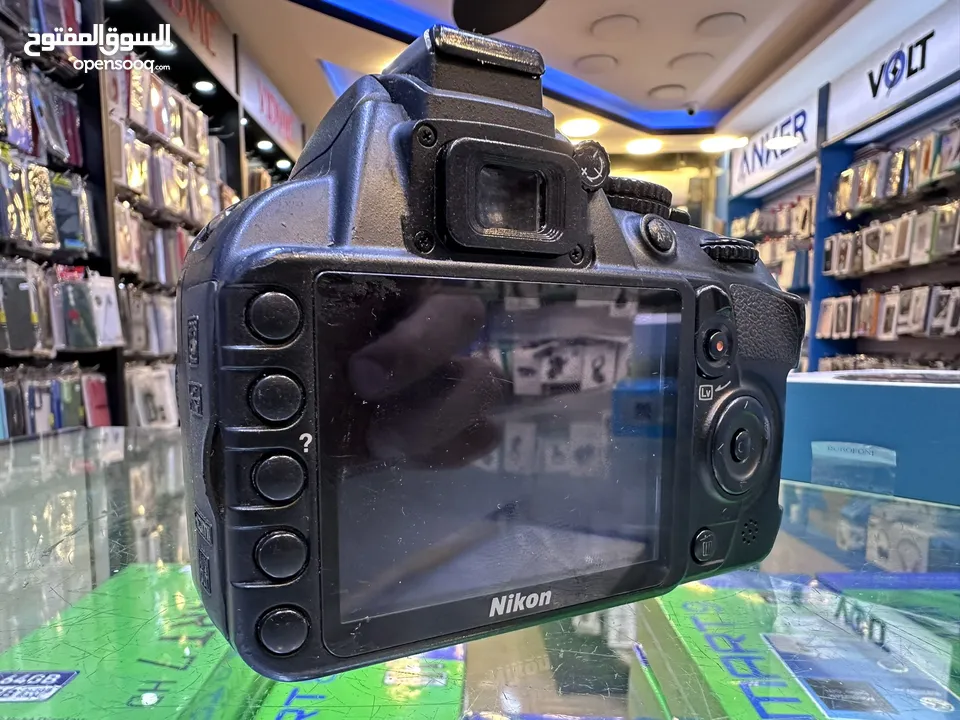 مع شنته وشاحن Nikon D3100 مستعمله مع عدستين