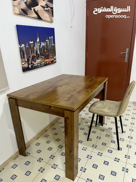 Dining table + 1 chair