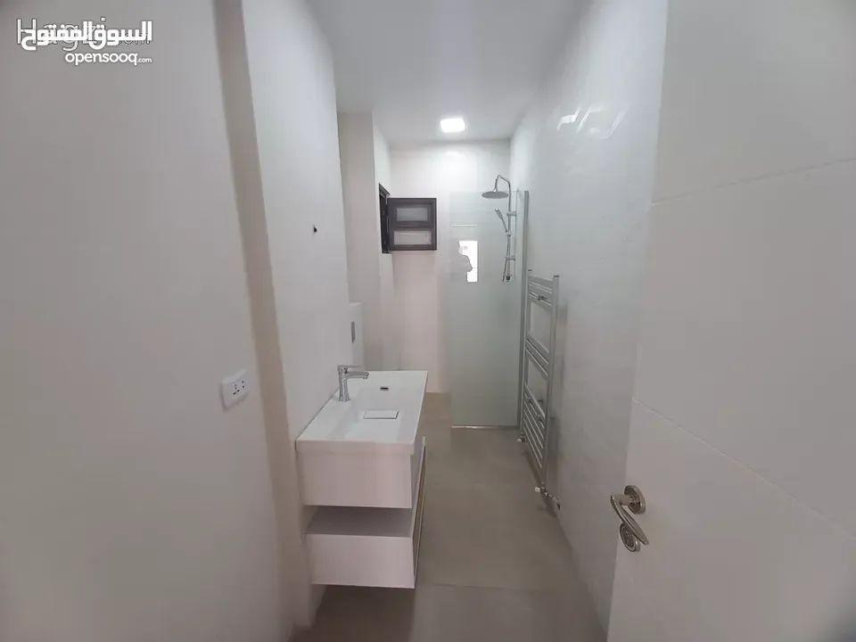 شقة غير مفروشة للإيجار 132م2 ( Property 17644 ) سنوي فقط