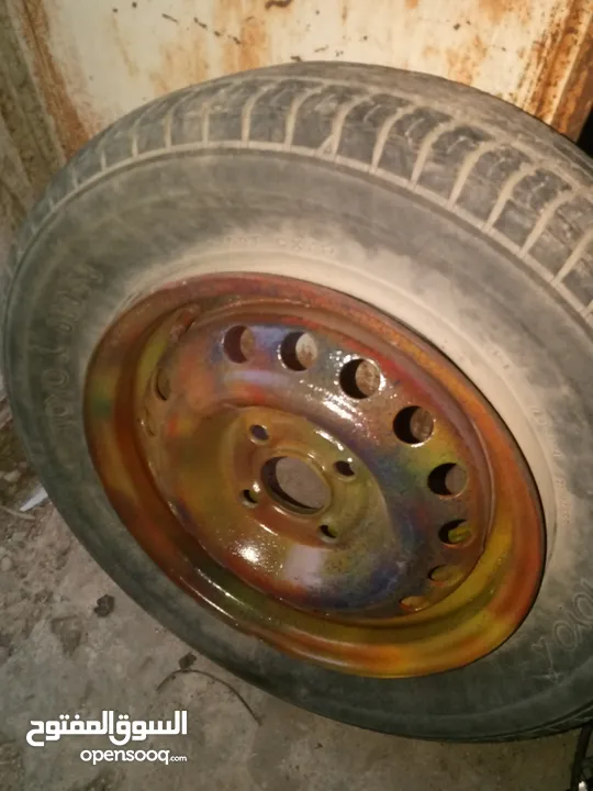 جنط مع كوشوك نضيف بس 10دينار