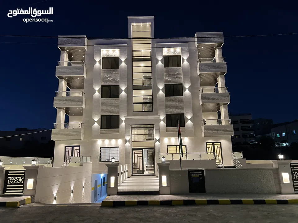 شقق مميزة مساحة 190 متر للبيع في شارع الحرية خلف دائرة اراضي جنوب عمان