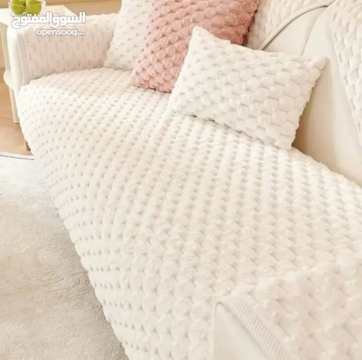 طقم الفرو الكرات الفاخر وصل  أفخم طقم يعطي للكنب شكل دافي ولطيف ومليان فخامة!