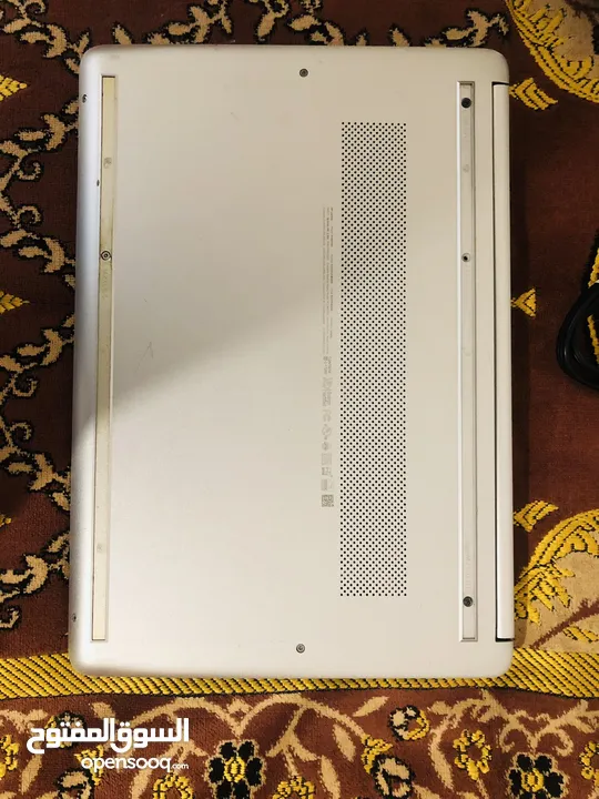 Laptop hp  ( أقر وصف )