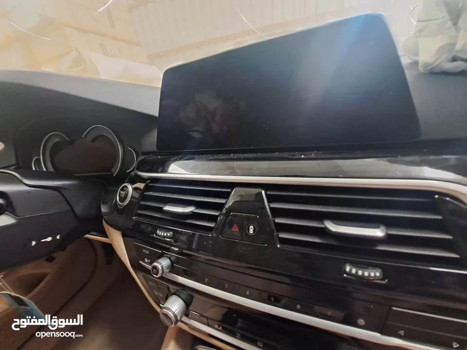 2020 BMW 530E hybrid فل للبيع على ضربتها او مصلحها تصلح لسوق الاعفاءات